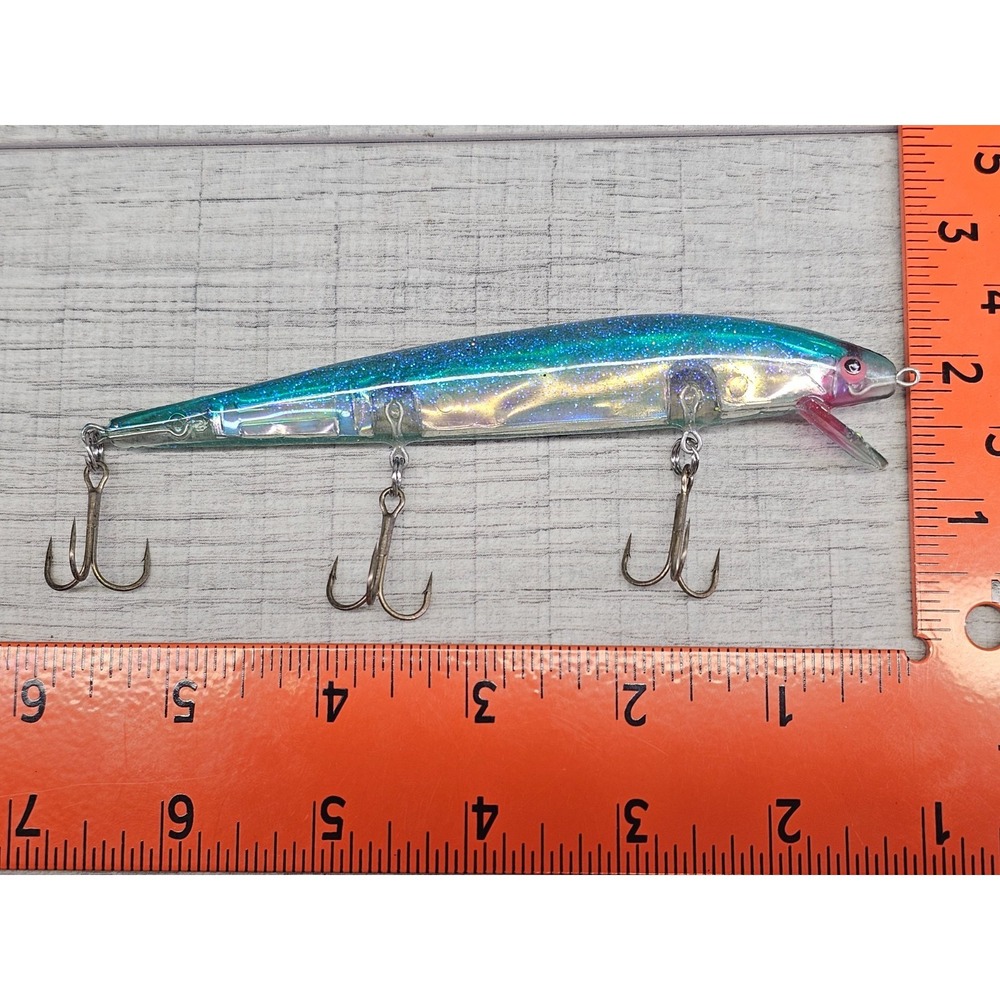 Vintage Bomber Long A 16A Magnum Jerkbait Minnow Lure - Glass Blue Gltr 5.5"